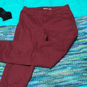 Cropped red pants